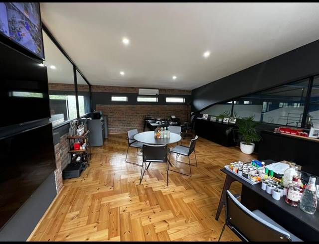 WAREHOUSE FOR SALE IN HILTON CENTRAL